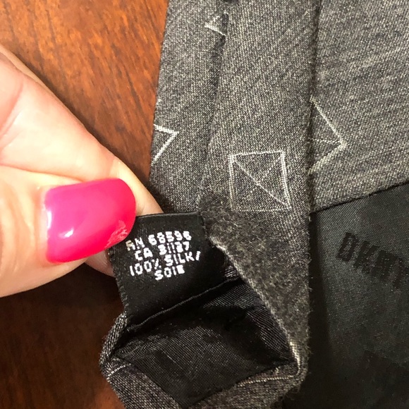 Tie - Picture 4 of 5